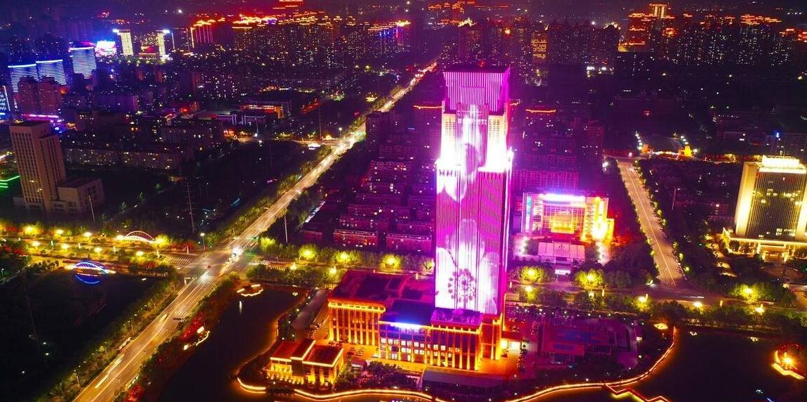 以下幾個標(biāo)題供你參考：
1. 亮化公司樓體亮化，助力企業(yè)形象加分
2. 專業(yè)亮化公司，為企業(yè)樓體形象加分
3. 找亮化公司做樓體亮化，給企業(yè)加分