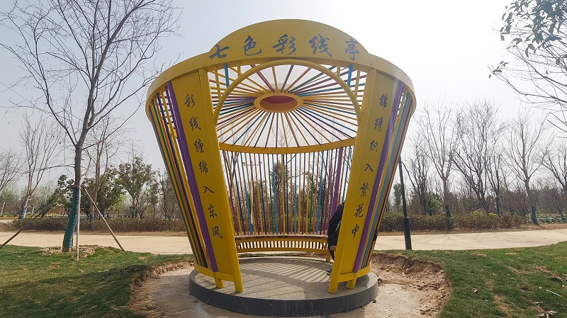 雕塑設(shè)計(jì)公司：雕塑展示效果及與鑄銅雕塑區(qū)別-蘇昌標(biāo)識(shí)，行業(yè)經(jīng)驗(yàn)18年，為400+企業(yè)或市政單位提供標(biāo)識(shí)系統(tǒng)解決方案。
