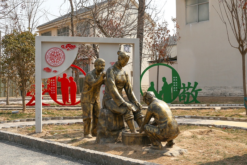 雕塑設(shè)計公司：玻璃鋼雕塑為什么受歡迎-蘇昌標(biāo)識，行業(yè)經(jīng)驗(yàn)18年，為400+企業(yè)或市政單位提供標(biāo)識系統(tǒng)解決方案。
