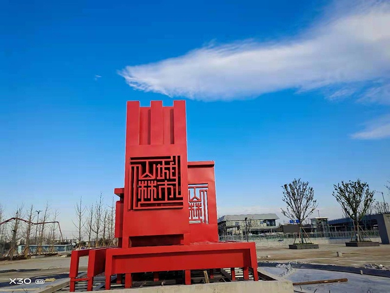 雕塑制作公司：景觀雕塑類型及不銹鋼雕塑工藝-蘇昌標識，行業(yè)經(jīng)驗18年，為400+企業(yè)或市政單位提供標識系統(tǒng)解決方案。